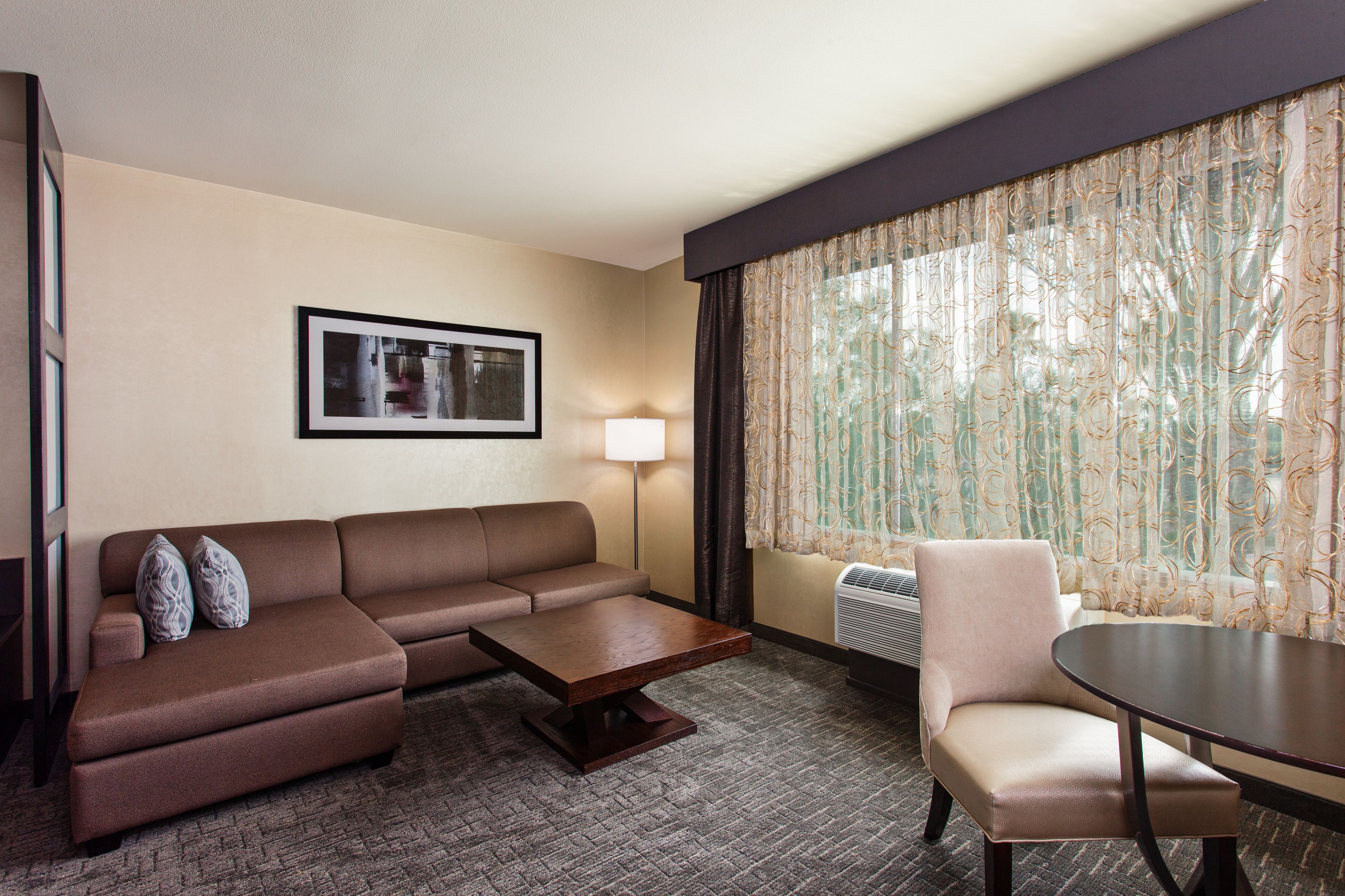 suite, 1 bedroom | memory-foam beds, in-room safe, iron/ironing board