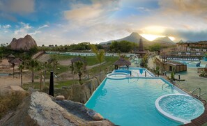 3 outdoor pools, pool umbrellas, sun loungers