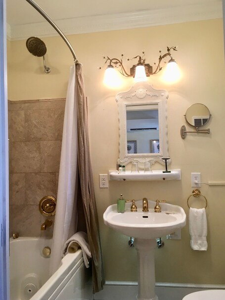 Abbington Green Bed Breakfast Inn - Image 96