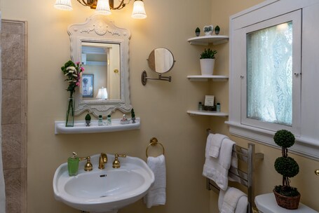 Abbington Green Bed Breakfast Inn - Image 110