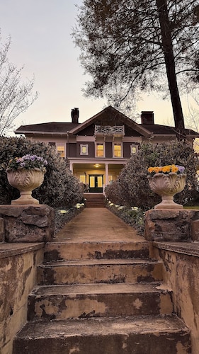 Abbington Green Bed & Breakfast Inn