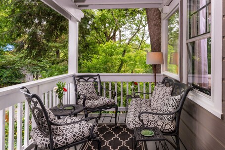 Abbington Green Bed Breakfast Inn - Image 3