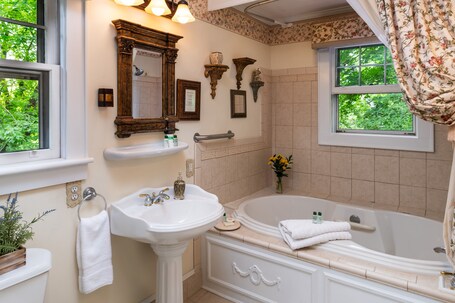 Abbington Green Bed Breakfast Inn - Image 55
