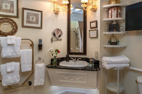 Abbington Green Bed Breakfast Inn - Image 6