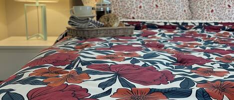 1 chambre, matelas mémoire de forme, décoration personnalisée