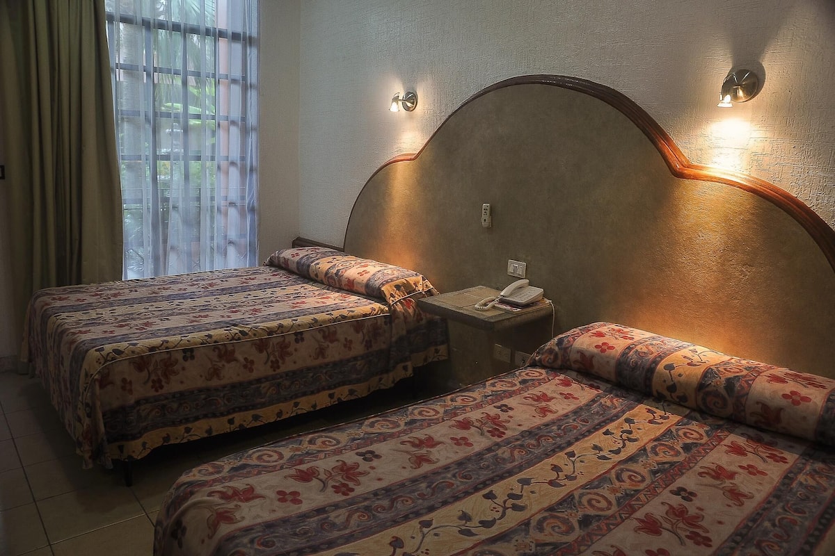 Down duvets, in-room safe, desk, blackout curtains