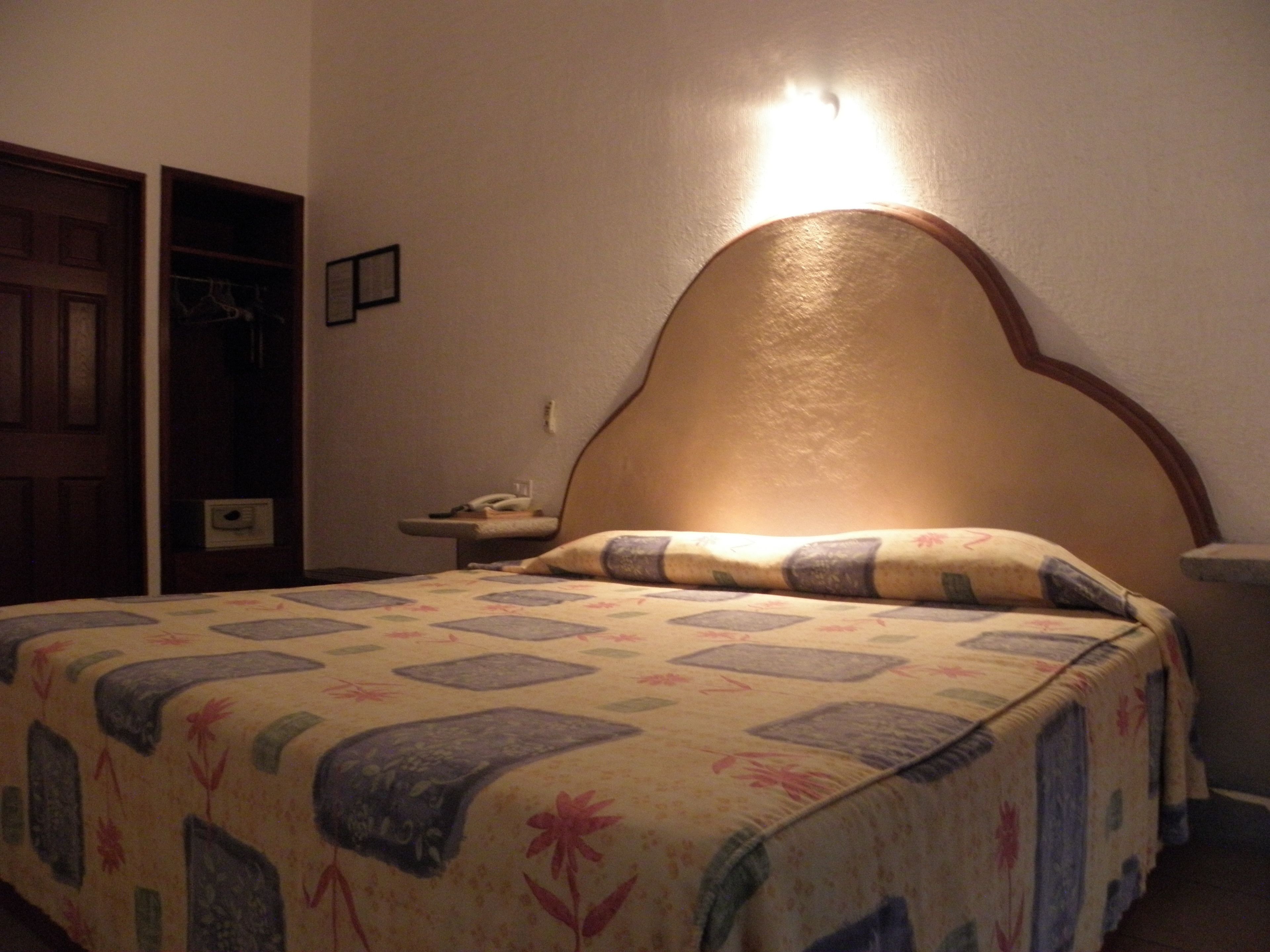 superior room | down duvets, in-room safe, desk, blackout curtains