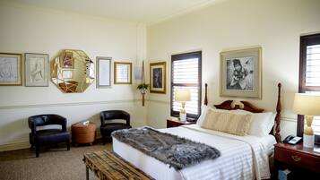 1 bedroom, individually decorated, desk, iron/ironing board