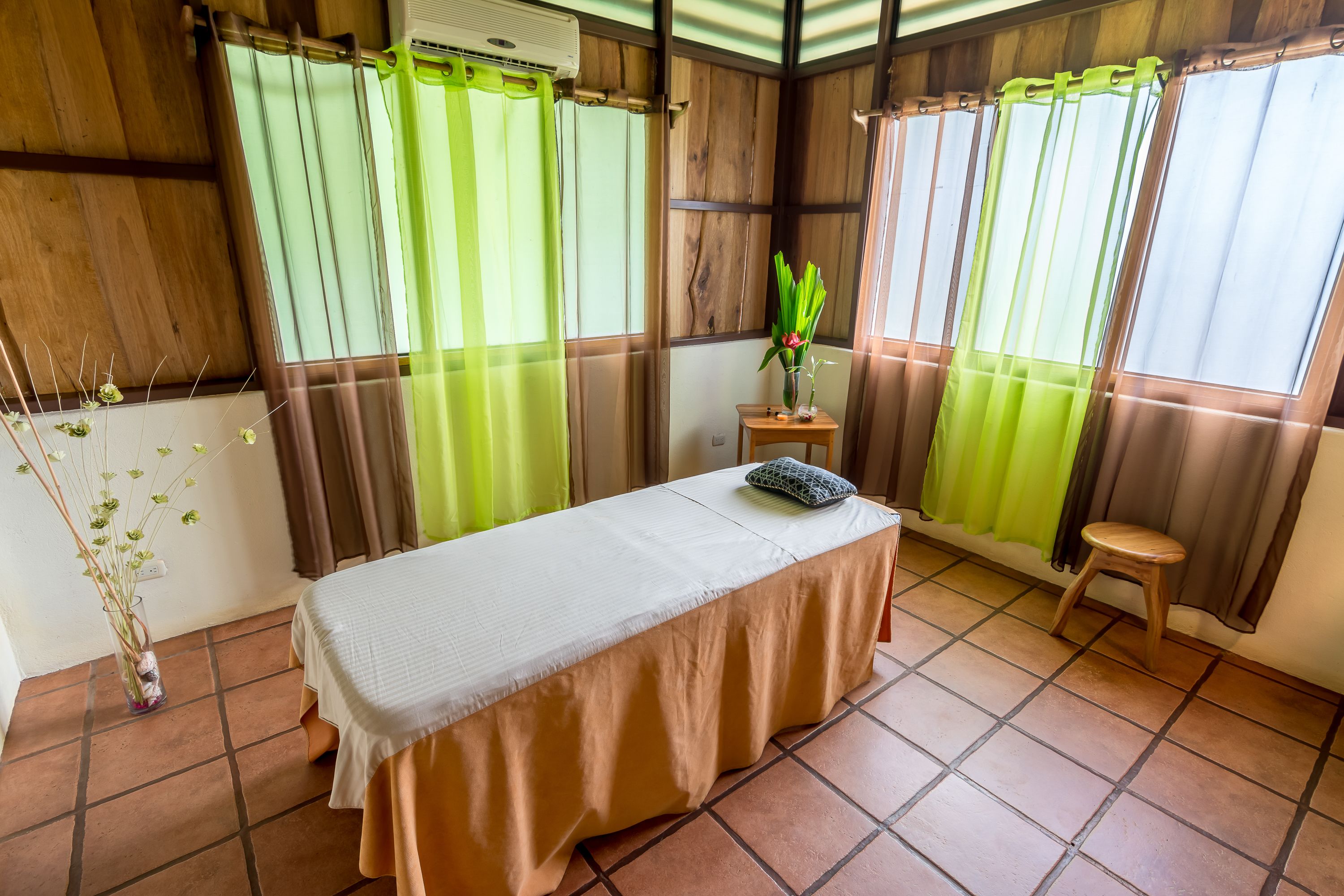 Hot stone massages, deep-tissue massages, Swedish massages, massages