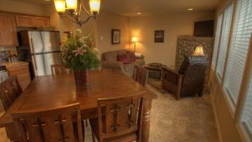 Familien-Ferienhaus, 2 Schlafzimmer (Children and Pet friendly) | Hochwertige Bettwaren, Bügeleisen/Bügelbrett, kostenloses WLAN