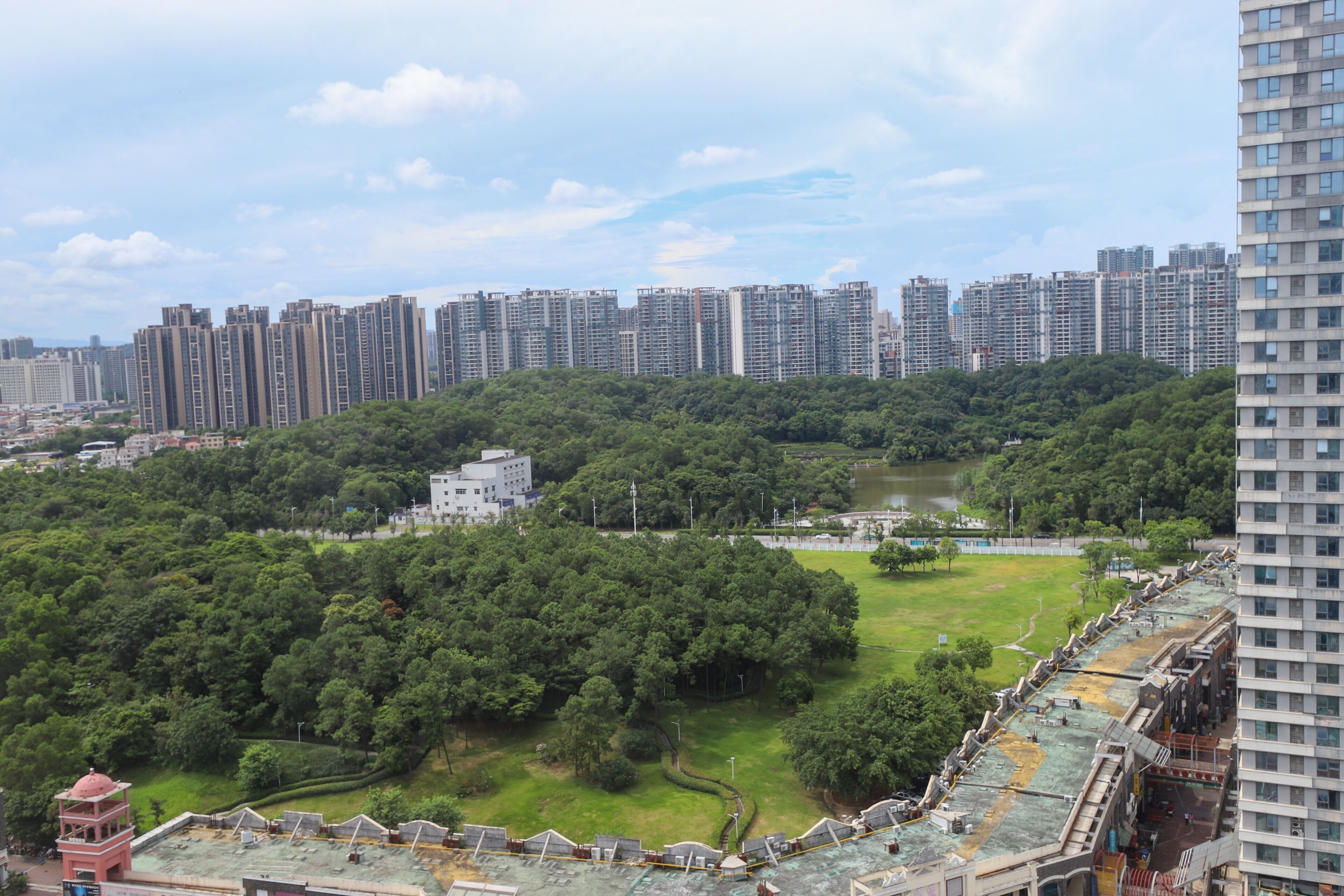 executive twin room | minibar, in-room safe, desk, blackout curtains
