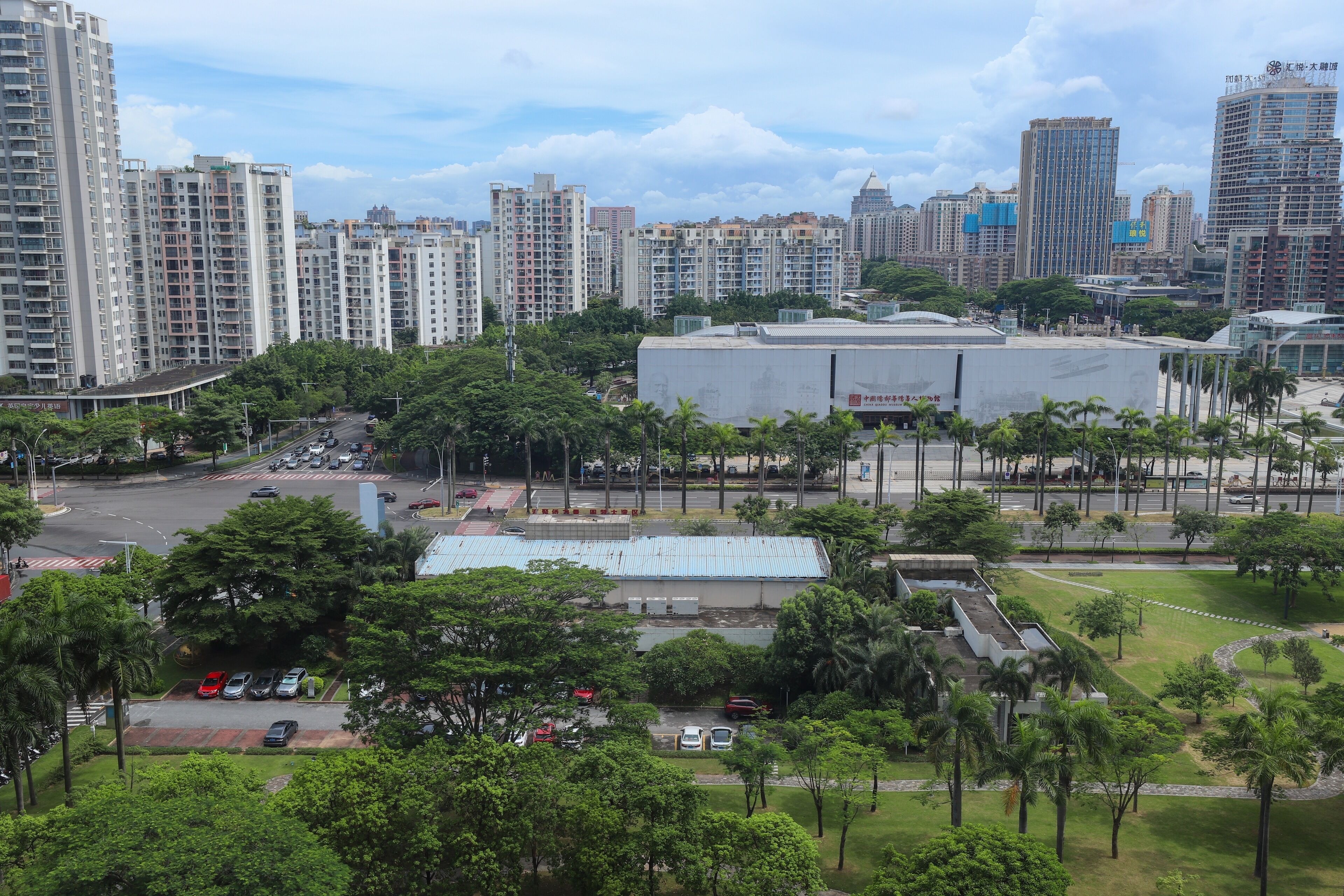 minibar, in-room safe, desk, blackout curtains
