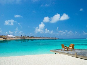 On the beach, white sand, beach shuttle, scuba diving - Dana Beach Resort (Abqaiq)