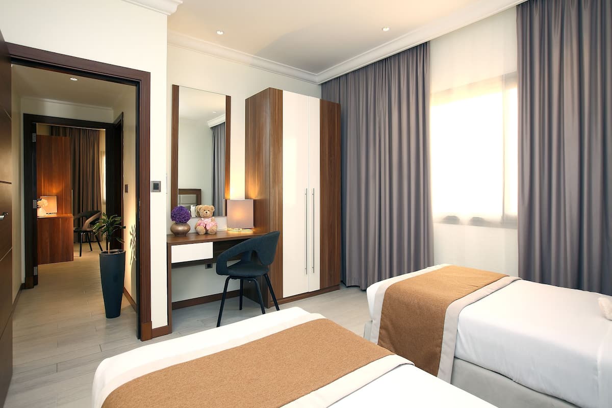 Villa, 3 chambres (Sunrise) | 1 chambre, coffres-forts dans les chambres, bureau