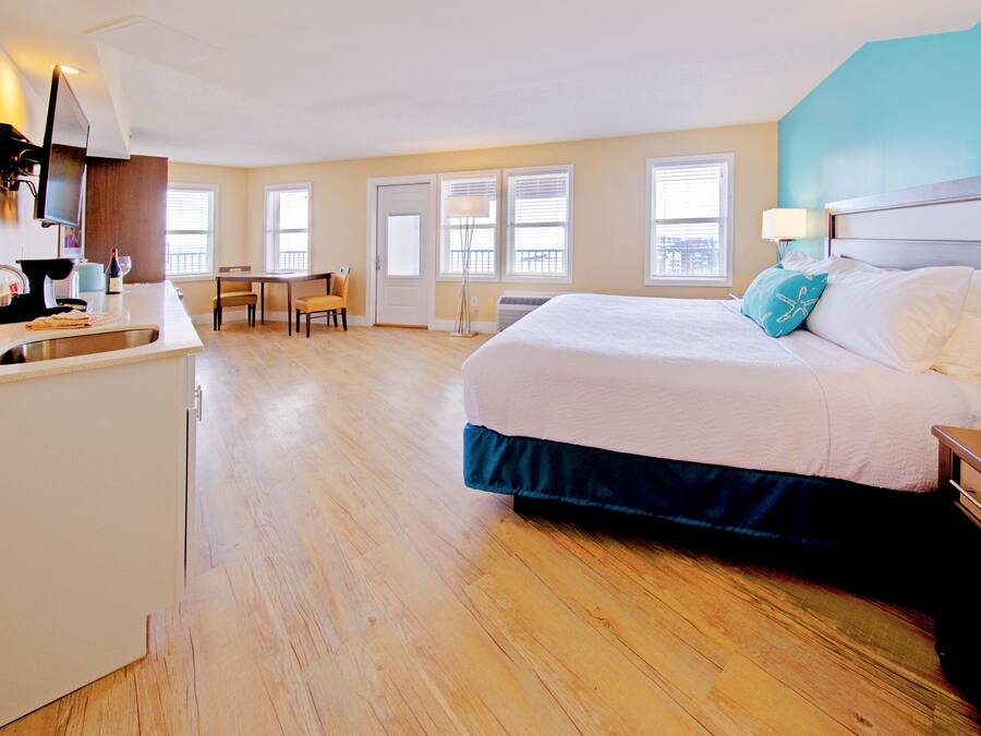 Superior Room | 1 bedroom, premium bedding, pillow-top beds, in-room safe