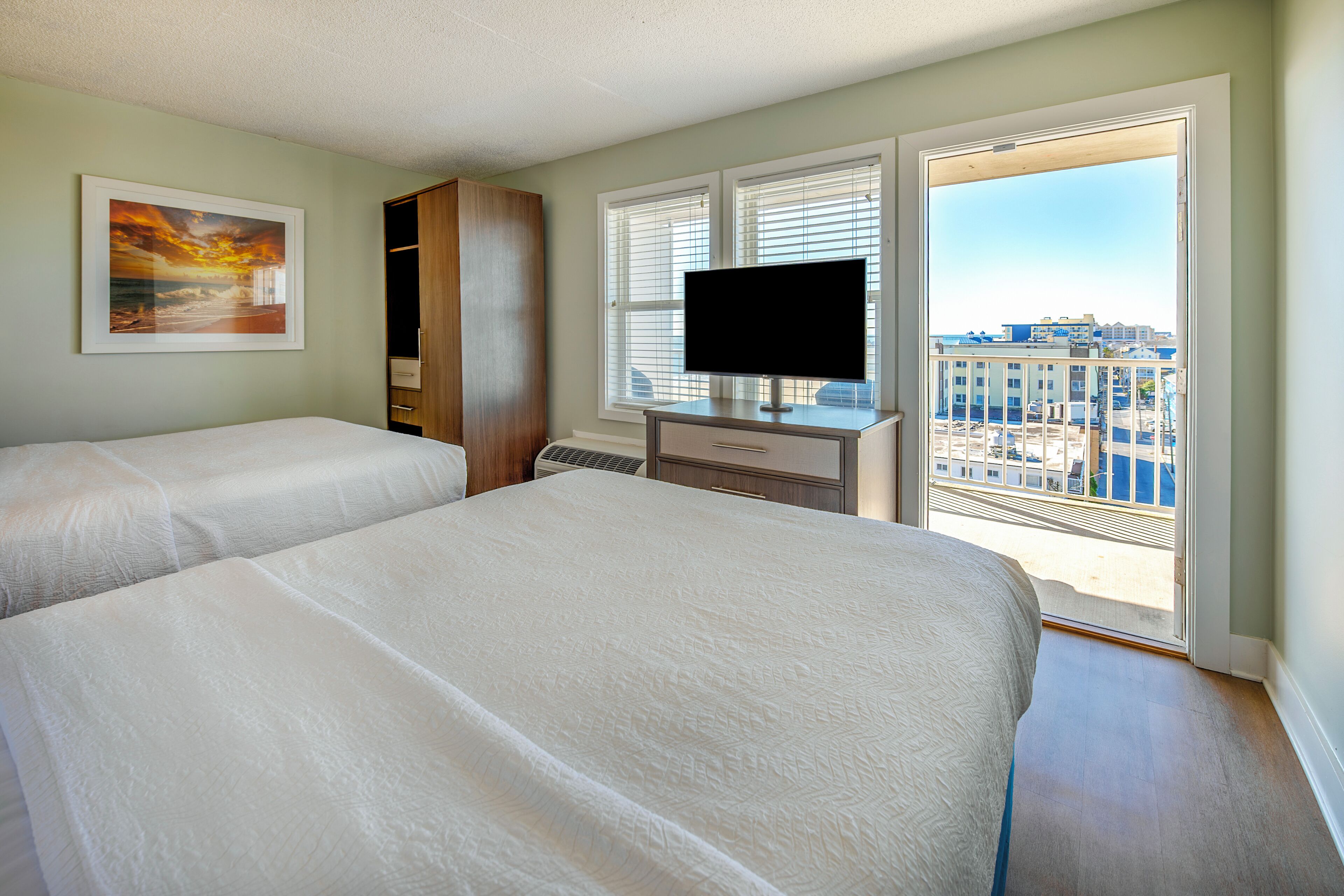 Navigator's Suite | 1 bedroom, premium bedding, pillowtop beds, in-room safe