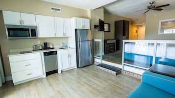 Cabana Suite | Living area | 42-inch TV with satellite channels