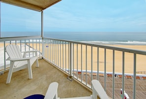 Kamar Premium | Balkon