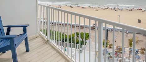 Ocean Front Queen Suite | Terrace/patio
