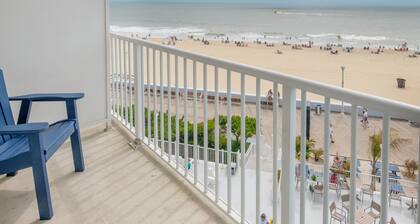 Commander Hotel & Suites