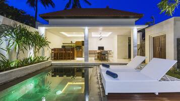 Villa, 1 habitación (Pool) | Cocineta privada | Refrigerador, tetera eléctrica y utensilios de cocina