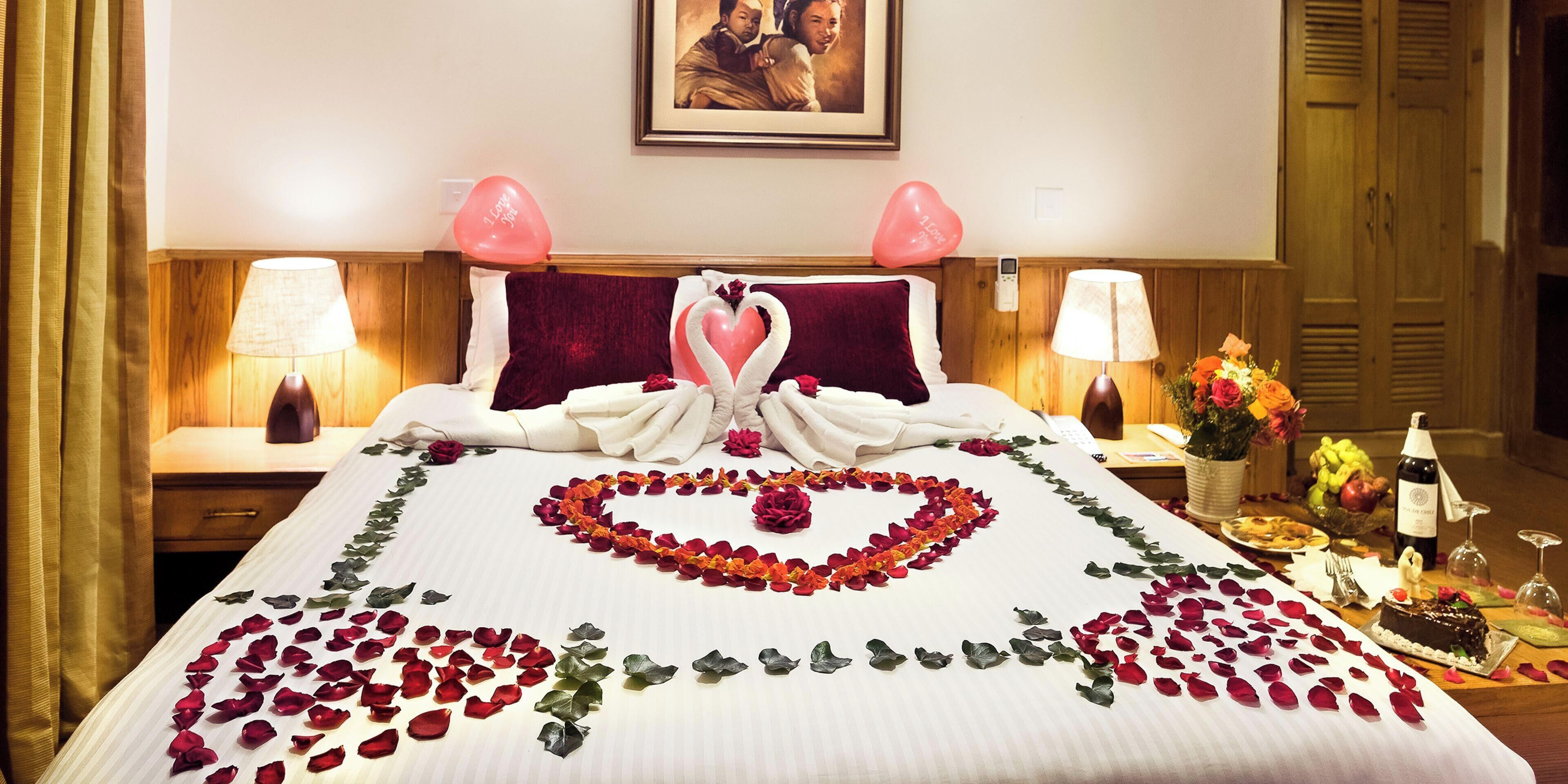 Premium bedding, minibar, in-room safe, laptop workspace