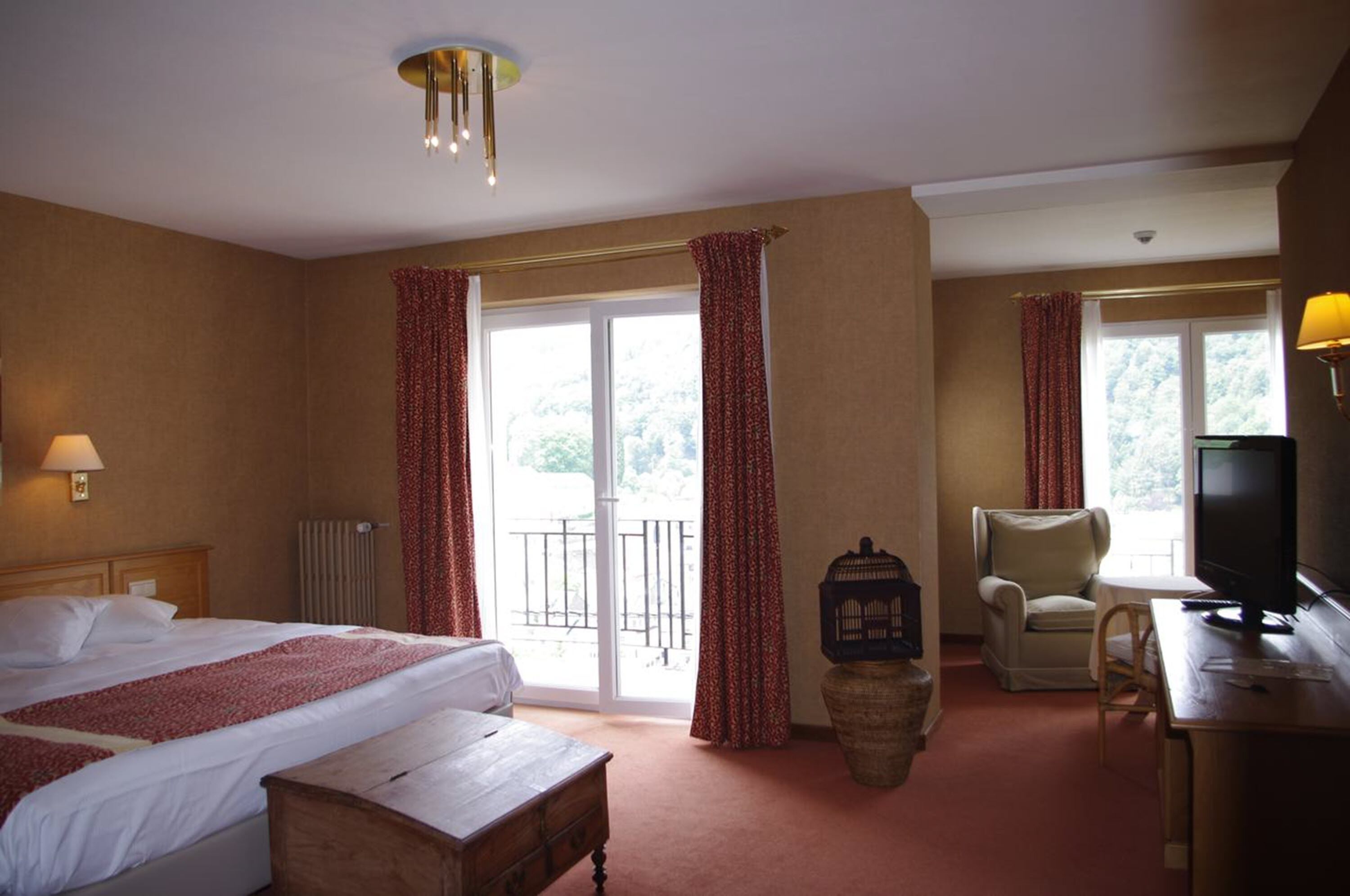 executive double room | desk