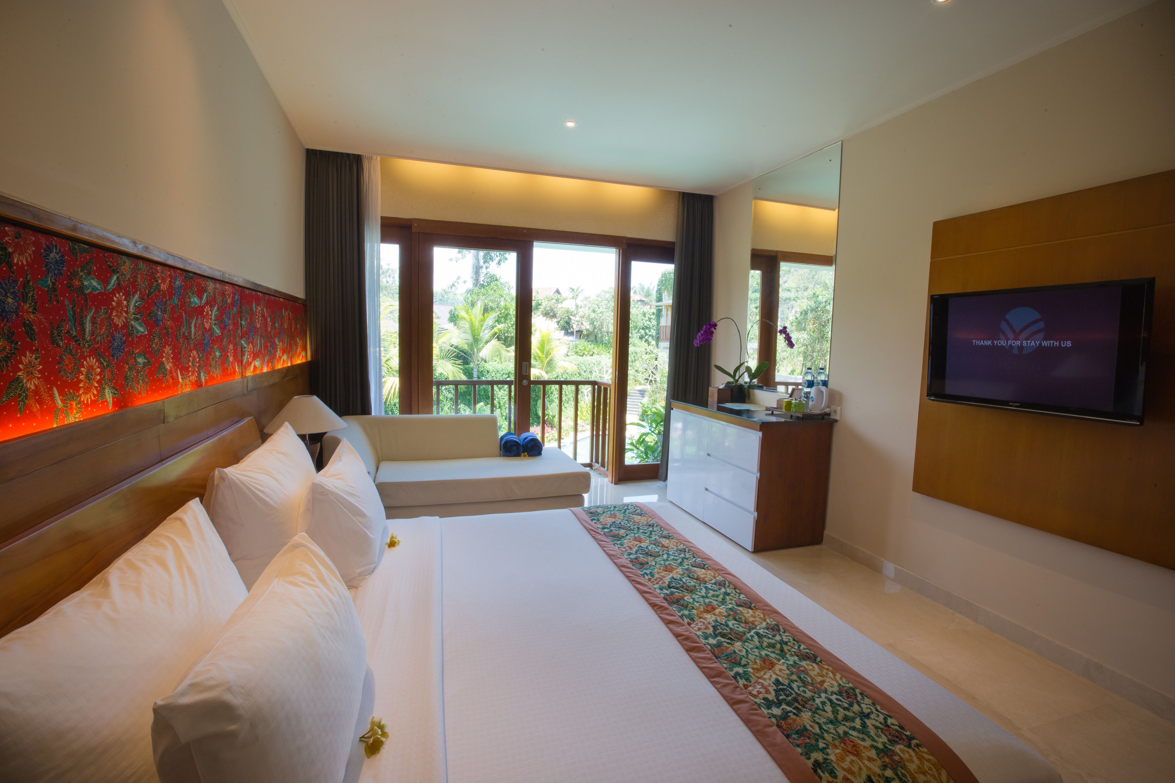 deluxe double room, 1 bedroom, pool view | minibar, in-room safe, desk, blackout curtains