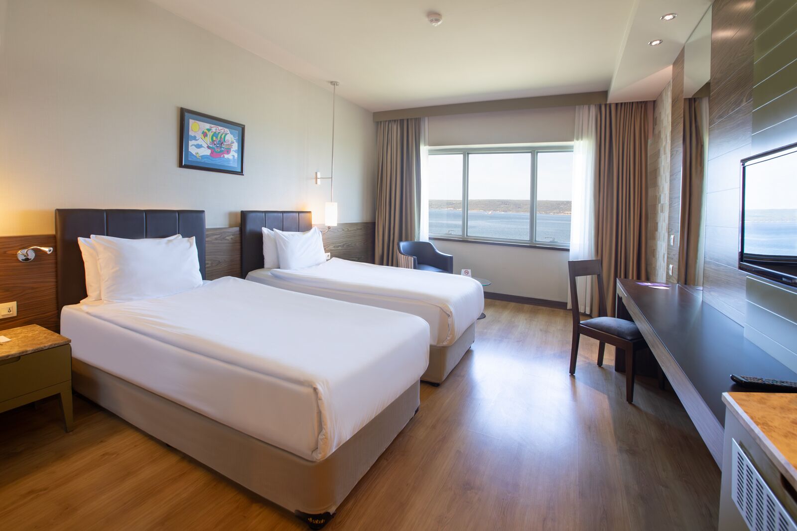 Lakens van Egyptisch katoen, luxe beddengoed, een minibar