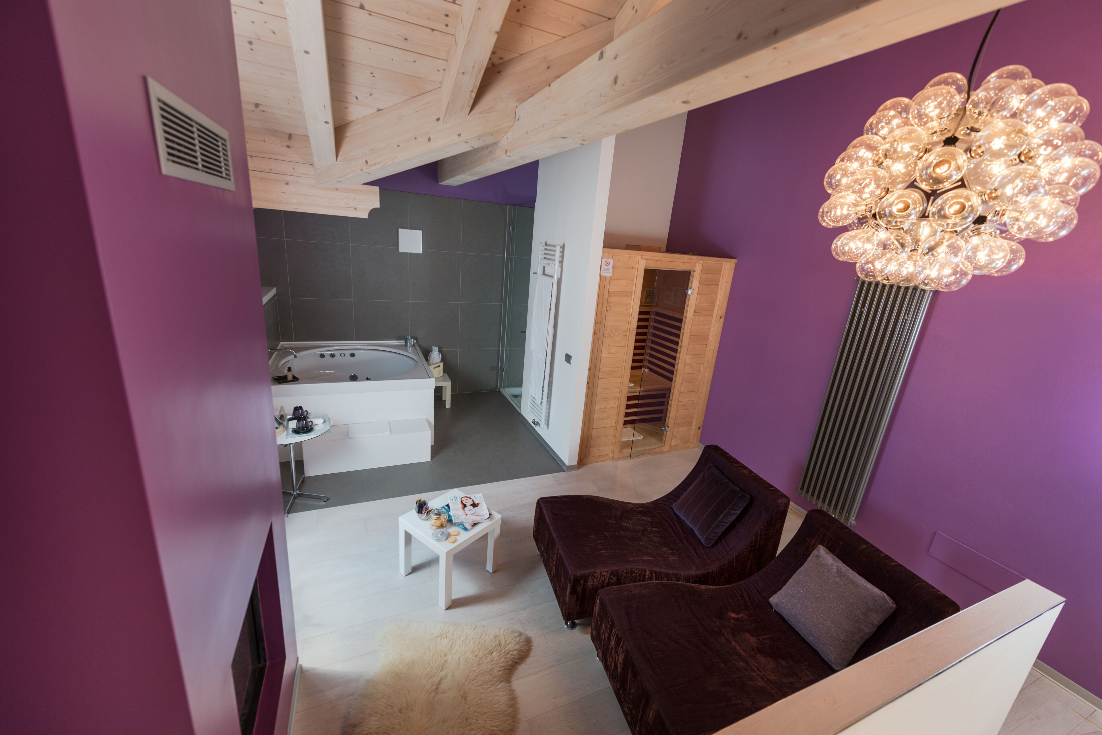 Suite, Jetted Tub (Milano) | Minibar, in-room safe, individually furnished, desk