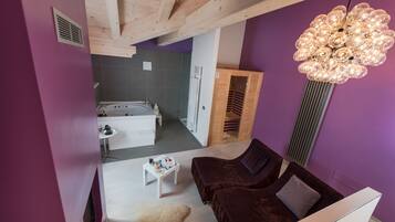 Suite, Jetted Tub (Milano) | Minibar, in-room safe, individually furnished, desk