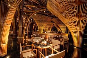 2 间餐厅，供应早餐、午餐和晚餐，国际美食