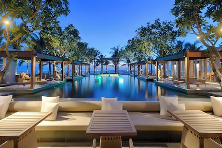 2 bares, bar junto a la piscina, bar en la playa