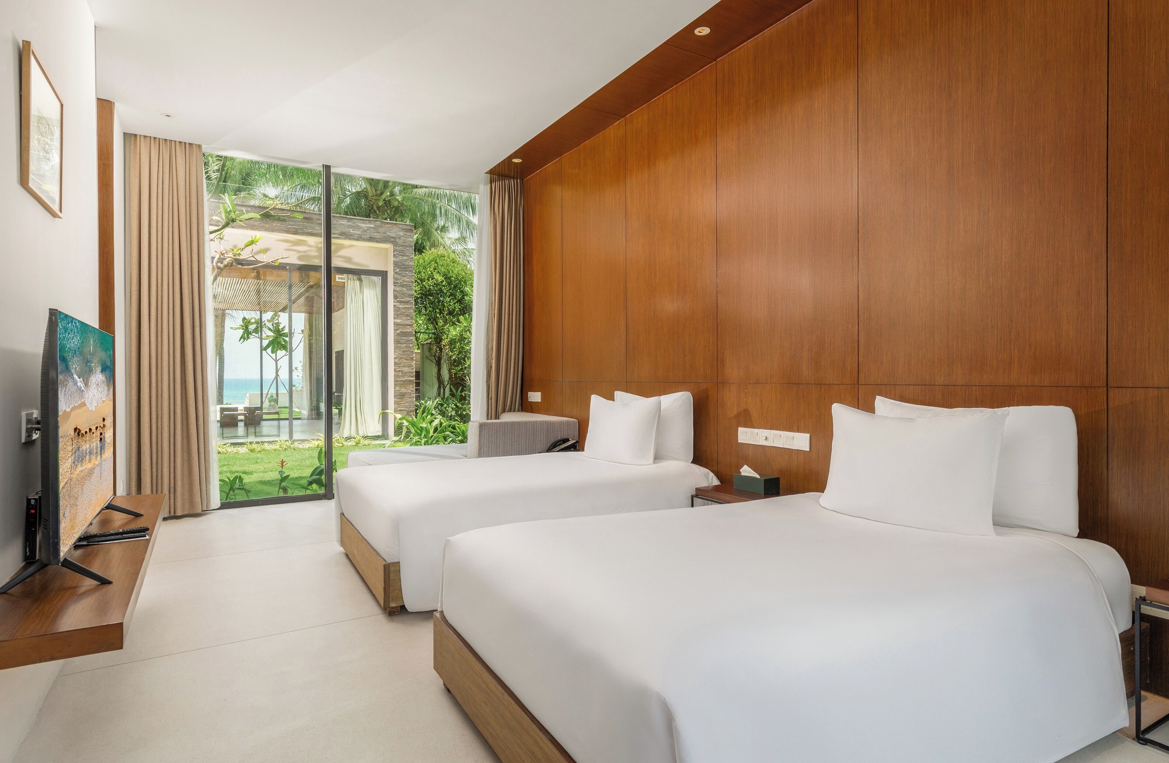 beachfront three-bedroom pool villa (spa inclusive) | 1 bedroom, minibar, in-room safe, desk