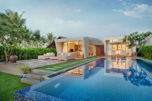 Beachfront Three-bedroom Wave Pool Villa (Spa Inclusive)