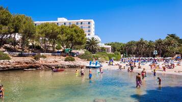 In Strandnähe, weißer Sandstrand