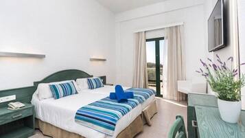 Mørklægningsgardiner, gratis Wi-Fi, sengetøj