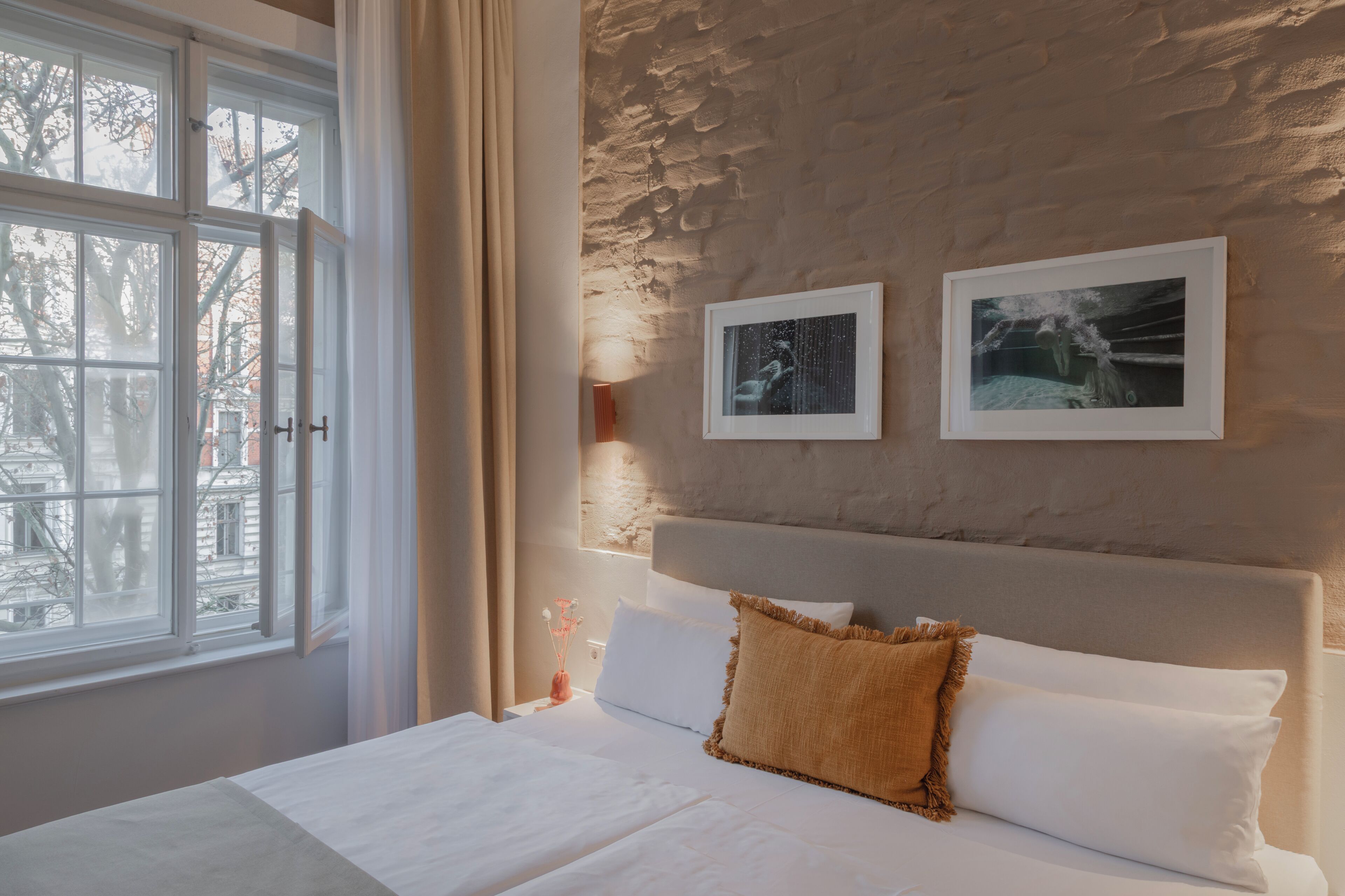 Habitación Premium doble | Ropa de cama de alta calidad, caja fuerte, escritorio