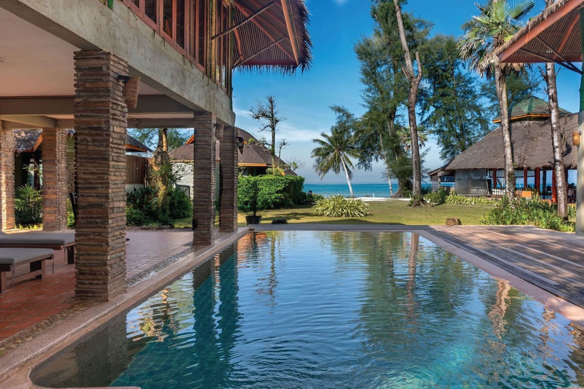 Pool Side Villa Sea View | Una cassaforte in camera, letti aggiuntivi (a pagamento), Wi-Fi gratuito