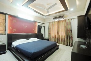 Deluxe Double Room | 1 bilik tidur, meja, seterika/papan seterika, katil bayi/kot