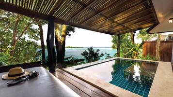 Mini Pool Villa / Tropical Style | Literie hypoallergénique, bureau, lits pliants/supplémentaires