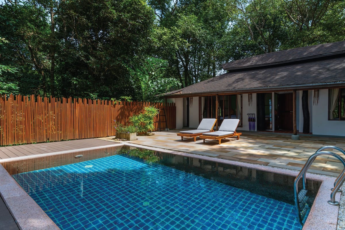 Pool Suite | Hypoallergeen beddengoed, een bureau, extra bedden, gratis wifi