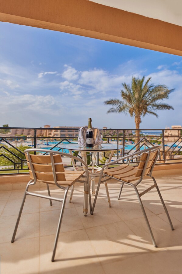 Phòng đôi trăng mật | Minibar, két bảo mật tại phòng, màn/rèm cản sáng, phòng cách âm 