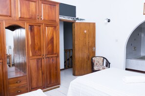 Minibar, soundproofing, iron/ironing board, free WiFi
