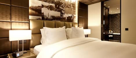 Minibar, in-room safe, iron/ironing board, free WiFi