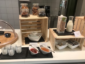 Daily buffet breakfast (CHF 20 per person)