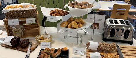 Daily buffet breakfast for a fee