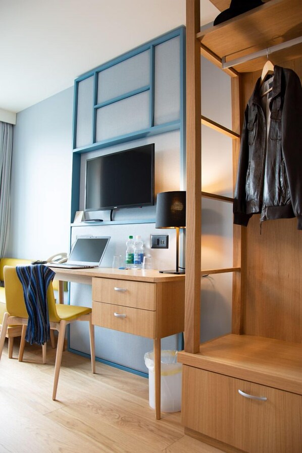 Comfort Room, 1 Twin Bed | Desk, free WiFi, bed sheets - Dialoghotel Eckstein (Baar)