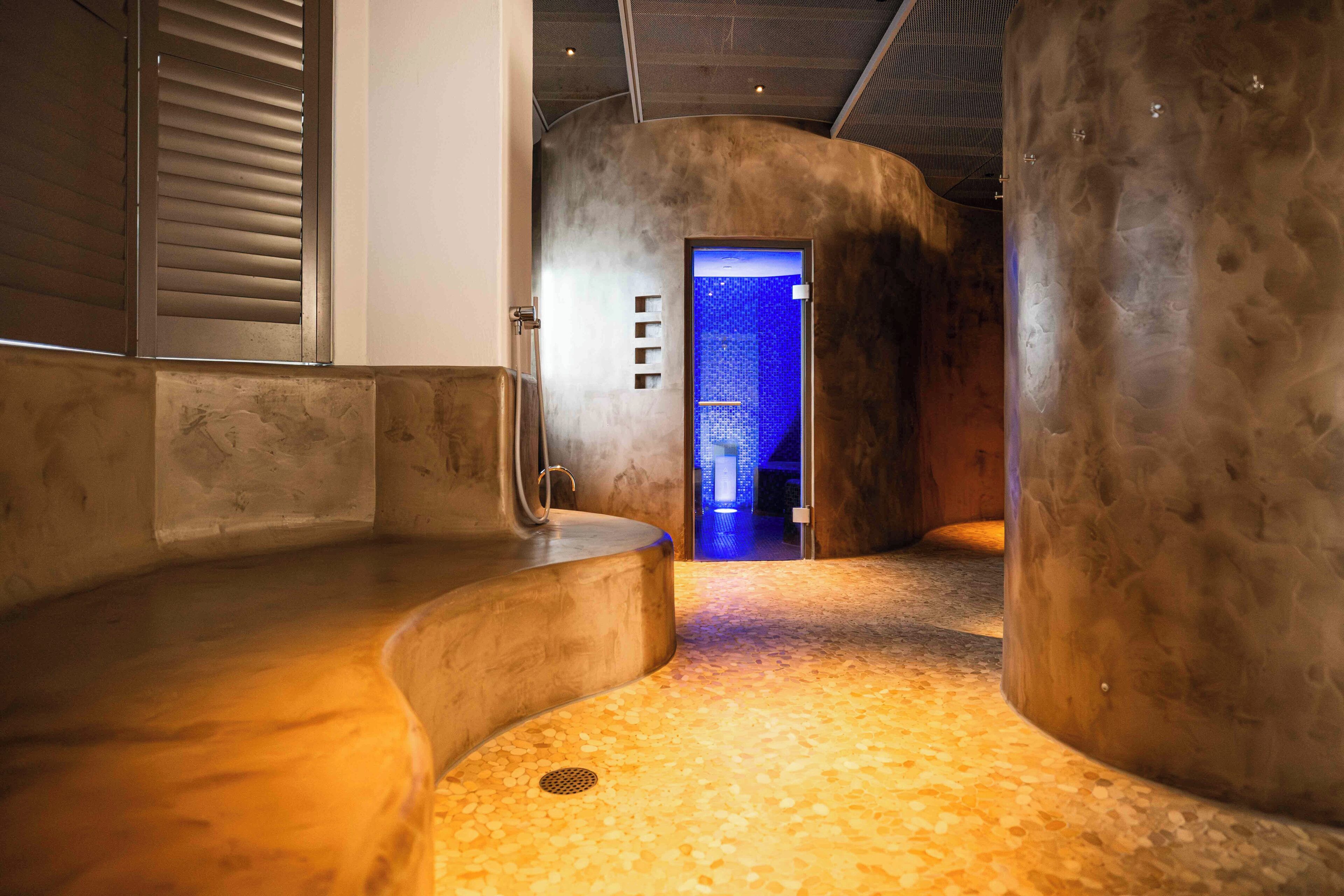 Sauna, hot tub, steam room, massages