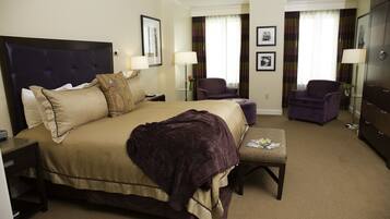 Phòng Suite, 1 phòng ngủ | Bộ đồ giường cao cấp, minibar, két bảo mật tại phòng, bàn